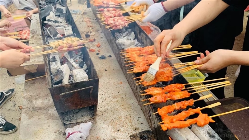 乐途户外烧烤烤全羊（红旅乐园店）的图标