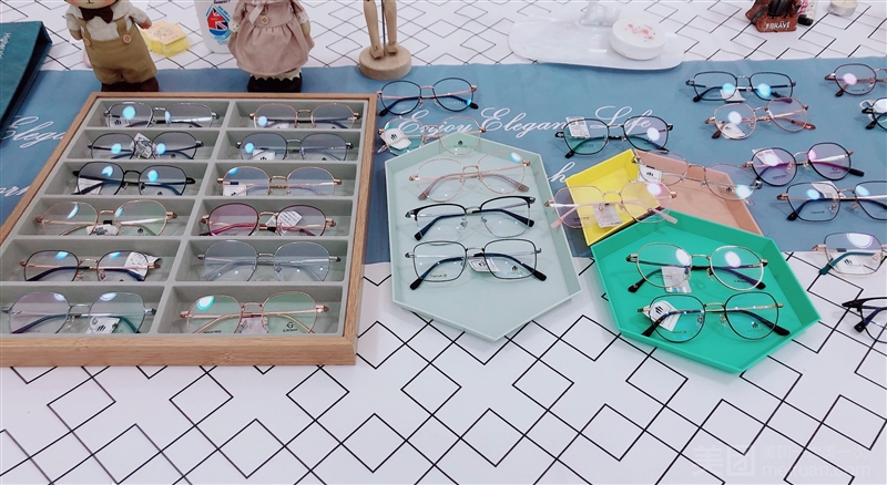 瞳明眼镜工作室（云龙万达店）的图标