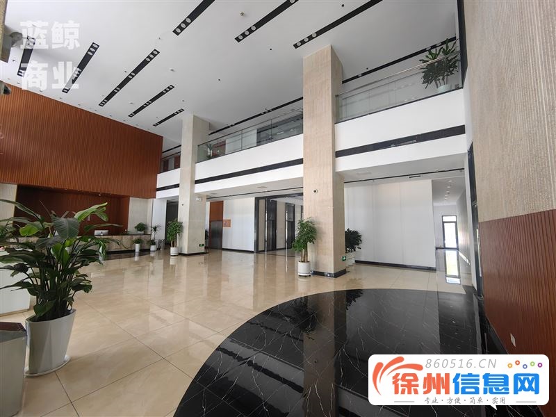 金龙湖旁1000平明阳广场整层一手现房纯办公欢迎看房
