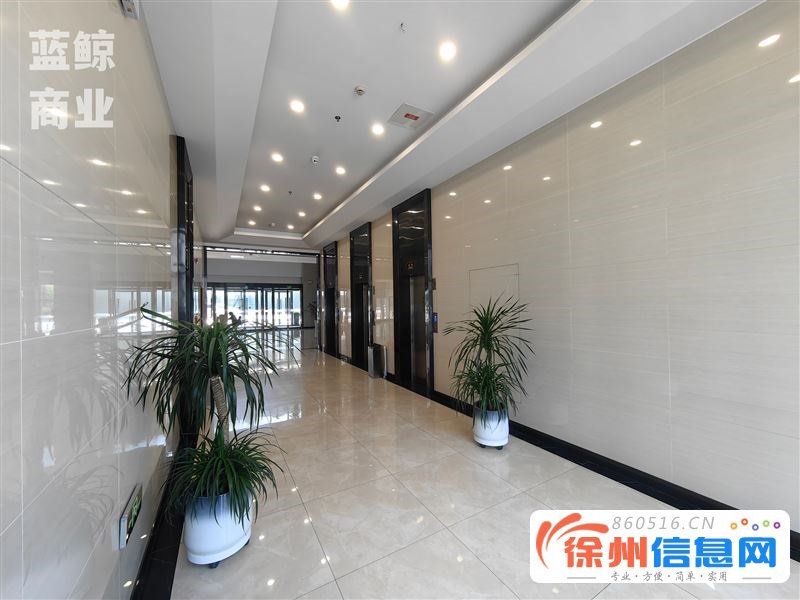 金龙湖旁1000平明阳广场整层一手现房纯办公欢迎看房