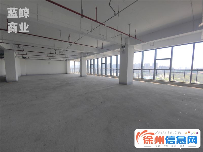金龙湖旁1000平明阳广场整层一手现房纯办公欢迎看房